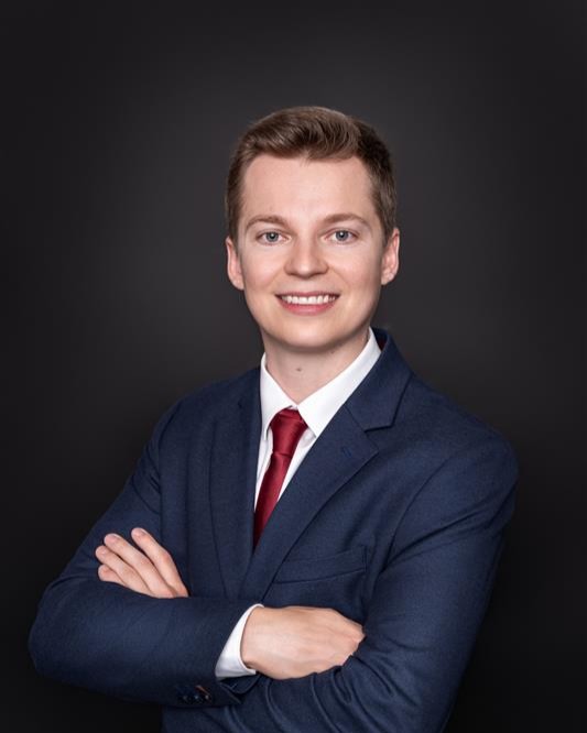 Dr. Przemyslaw Kaczmarek tall